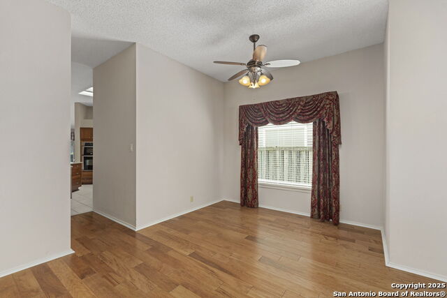 Listing photo id 10 for 9038 Deer Park