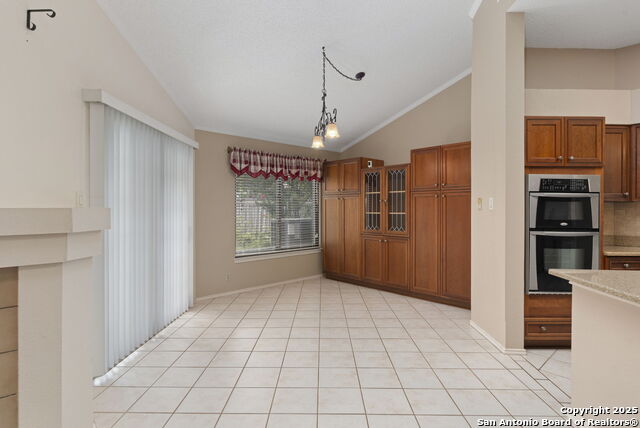Listing photo id 16 for 9038 Deer Park