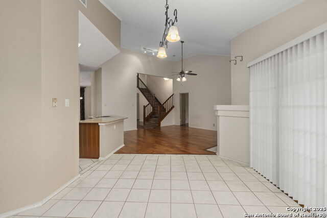 Listing photo id 17 for 9038 Deer Park