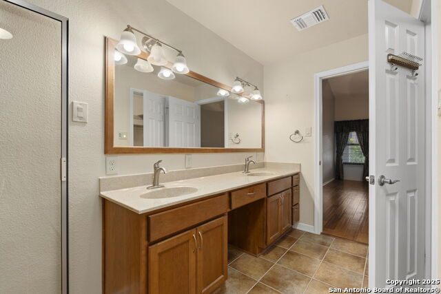 Listing photo id 22 for 9038 Deer Park