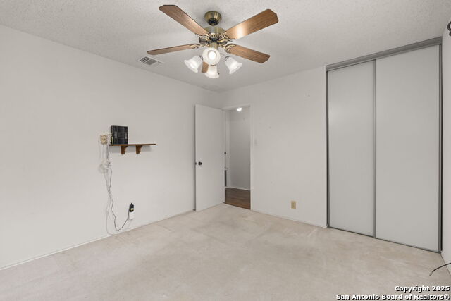 Listing photo id 23 for 9038 Deer Park