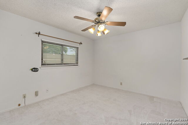 Listing photo id 24 for 9038 Deer Park