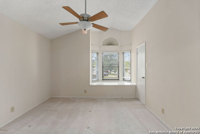 Listing photo id 26 for 9038 Deer Park