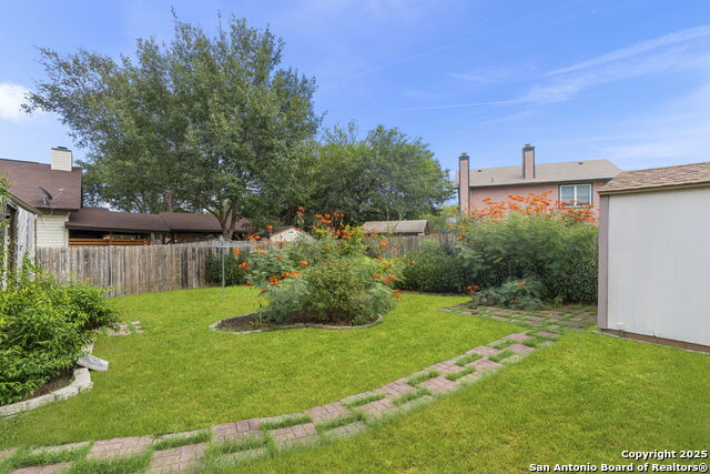 Listing photo id 32 for 9038 Deer Park