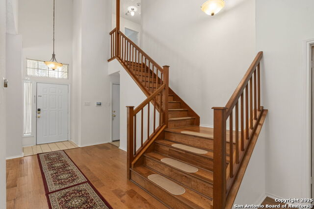 Listing photo id 2 for 9038 Deer Park