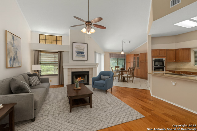 Listing photo id 4 for 9038 Deer Park