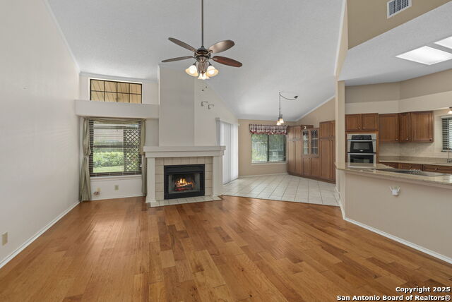 Listing photo id 5 for 9038 Deer Park