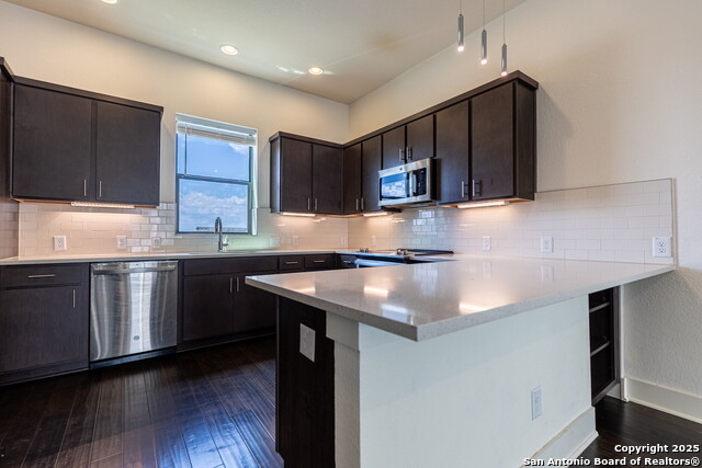 Image 10 of 30 For 303 Cypress Unit 701