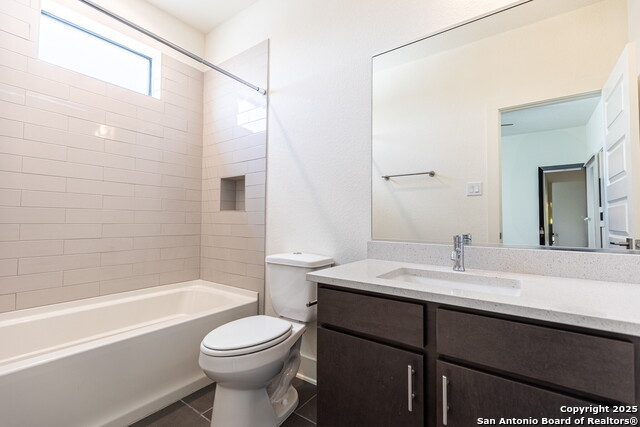 Image 17 of 30 For 303 Cypress Unit 701