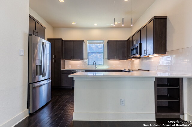 Image 9 of 30 For 303 Cypress Unit 701