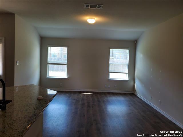 Image 4 of 15 For 704 Red River