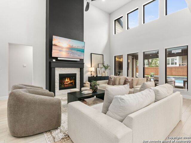 Image 6 of 44 For 10012 Rebecca Place