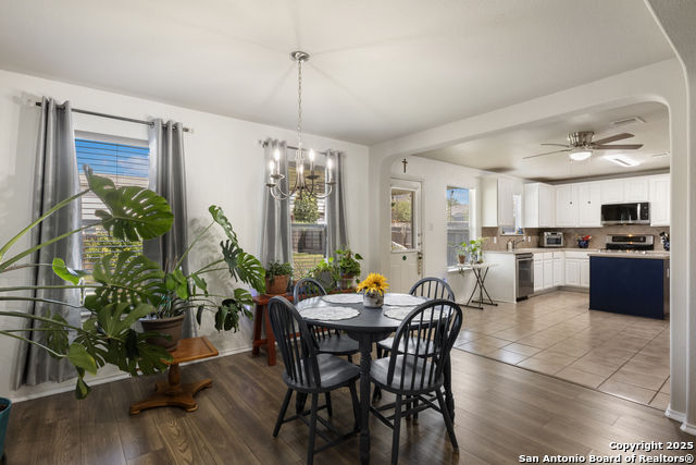 Listing photo id 8 for 938 Magnolia