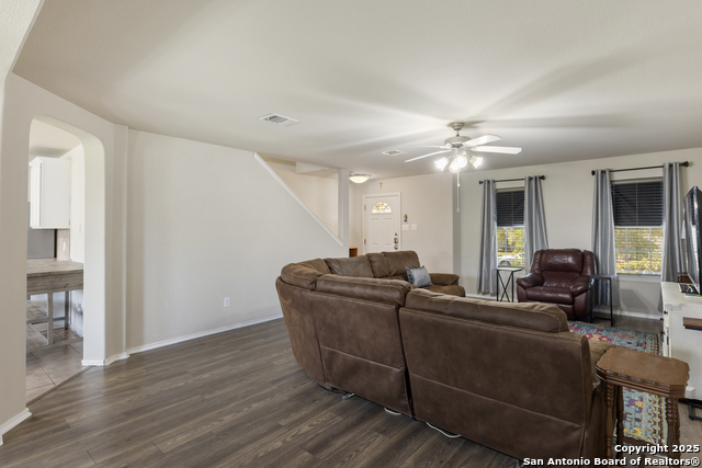 Listing photo id 6 for 938 Magnolia