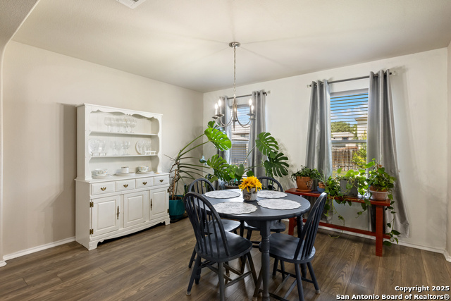 Listing photo id 7 for 938 Magnolia