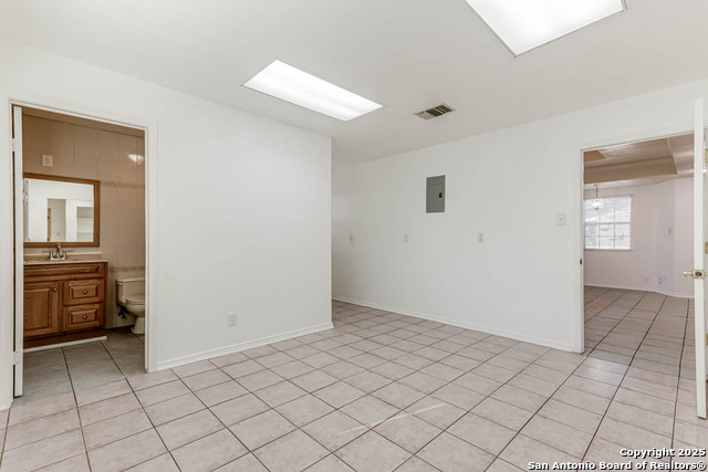 Image 19 of 33 For 4254 Clear Spring Dr