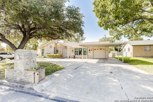 Image 3 of 33 For 4254 Clear Spring Dr
