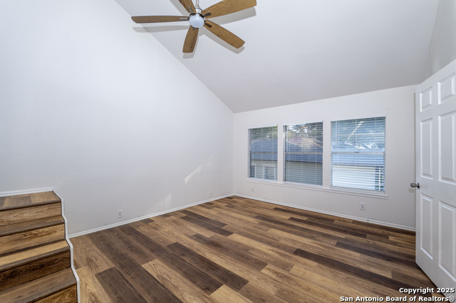 Image 21 of 22 For 542 Elsmere  