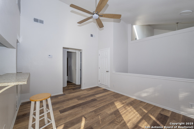 Image 4 of 22 For 542 Elsmere  