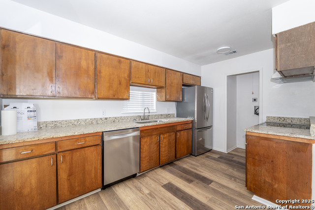 Image 5 of 22 For 542 Elsmere  