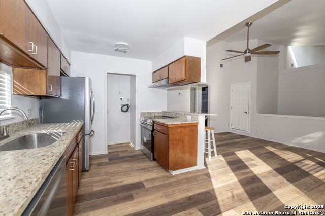 Image 6 of 22 For 542 Elsmere  