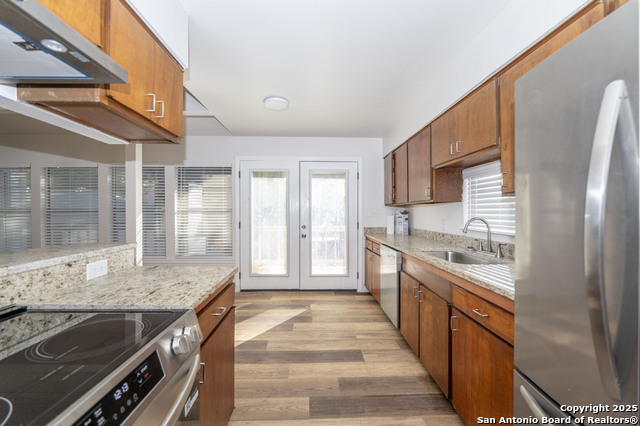 Image 7 of 22 For 542 Elsmere  