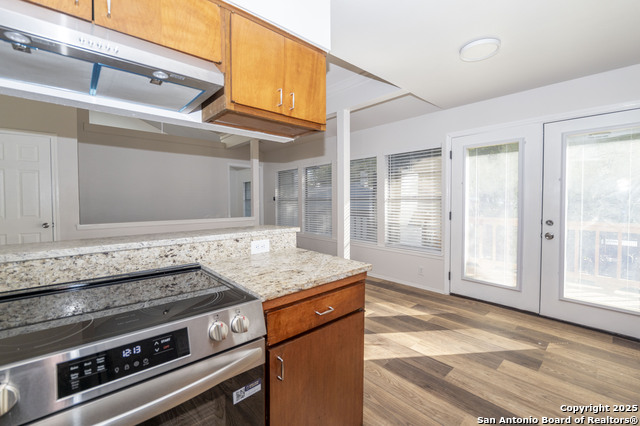 Image 8 of 22 For 542 Elsmere  