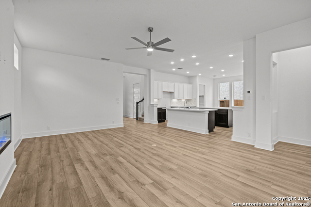Listing photo id 5 for 430 Glenwood Ranch