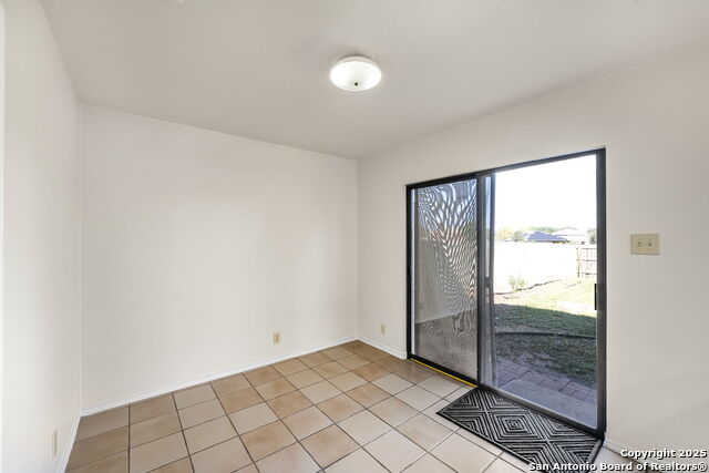 Image 21 of 47 For 9711 Diamond Cliff Dr