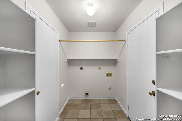 Image 25 of 47 For 9711 Diamond Cliff Dr