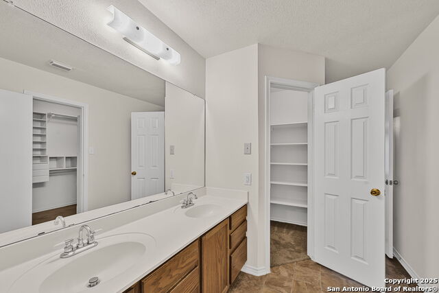 Image 37 of 47 For 9711 Diamond Cliff Dr