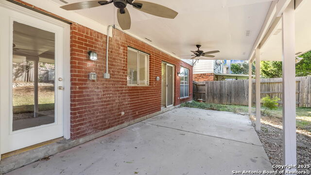 Listing photo id 16 for 10407 Coyote Hill