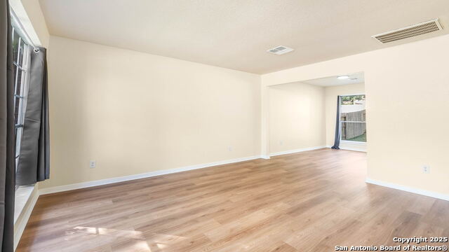 Listing photo id 1 for 10407 Coyote Hill