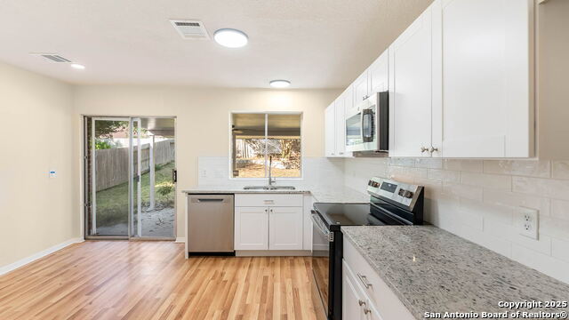 Listing photo id 5 for 10407 Coyote Hill