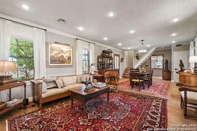 Image 11 of 80 For 716 Arbor Ridge