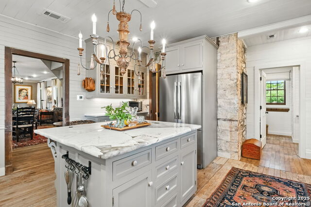 Image 18 of 80 For 716 Arbor Ridge