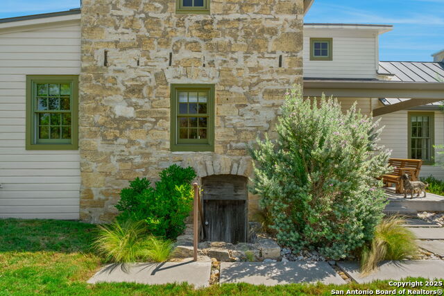 Image 19 of 80 For 716 Arbor Ridge