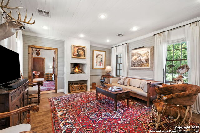 Image 8 of 80 For 716 Arbor Ridge