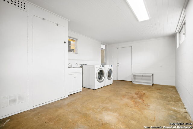 Image 12 of 15 For 225 North