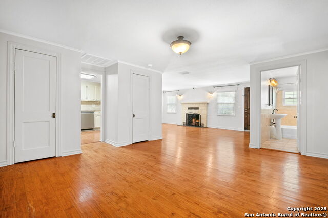 Image 3 of 15 For 225 North