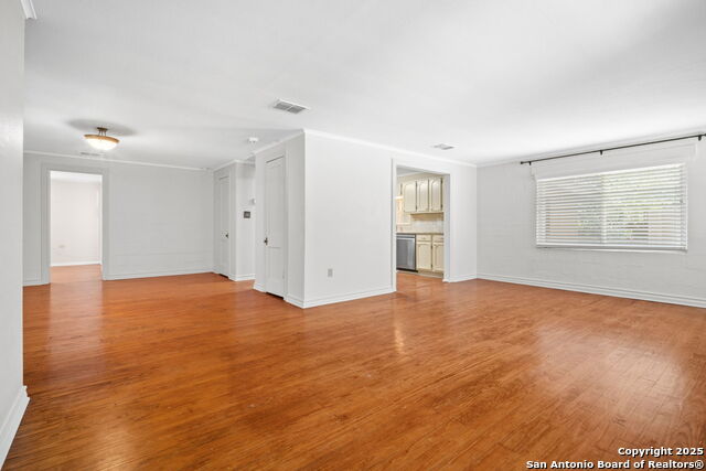 Image 4 of 15 For 225 North