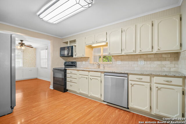 Image 5 of 15 For 225 North