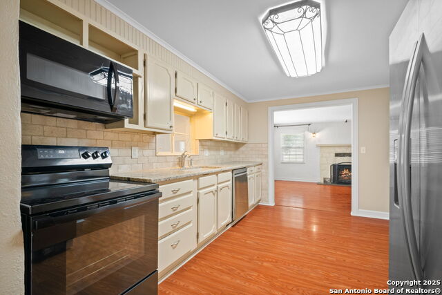 Image 6 of 15 For 225 North