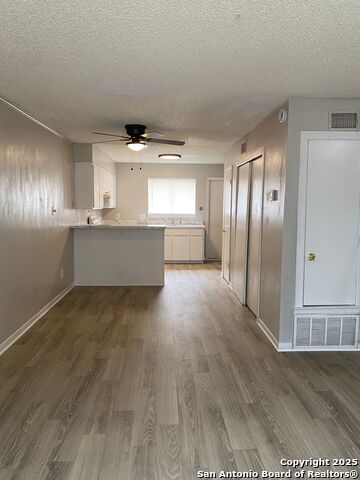 Image 3 of 13 For 230 Wright E 2