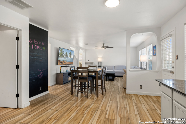 Image 13 of 34 For 272 Goliad Dr