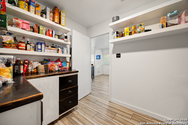 Image 15 of 34 For 272 Goliad Dr