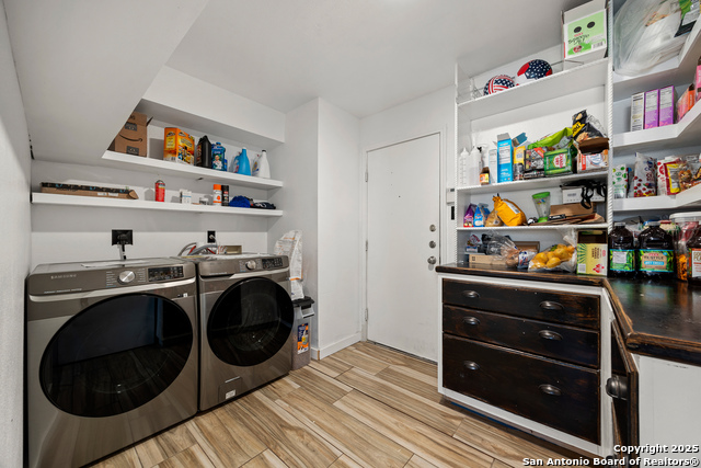 Image 16 of 34 For 272 Goliad Dr