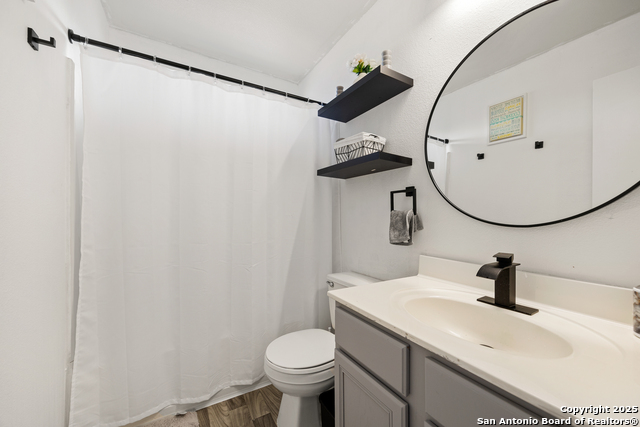 Image 23 of 34 For 272 Goliad Dr