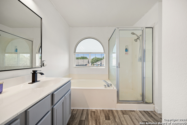 Image 29 of 34 For 272 Goliad Dr