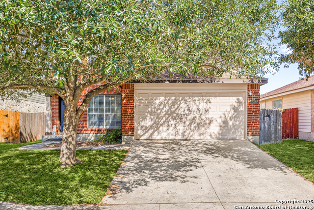 Image 4 of 34 For 272 Goliad Dr